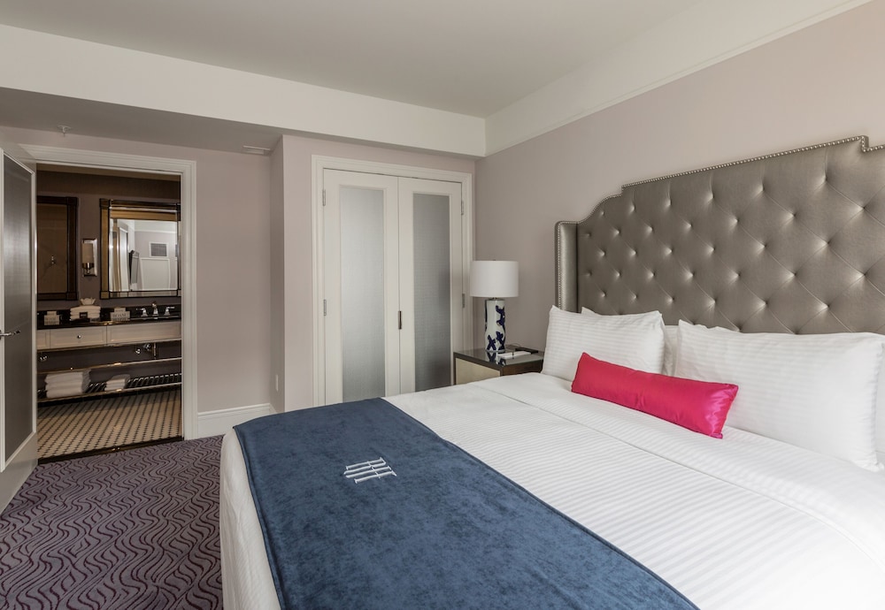 The Read House Hotel Historic Inn and Suites 12/62