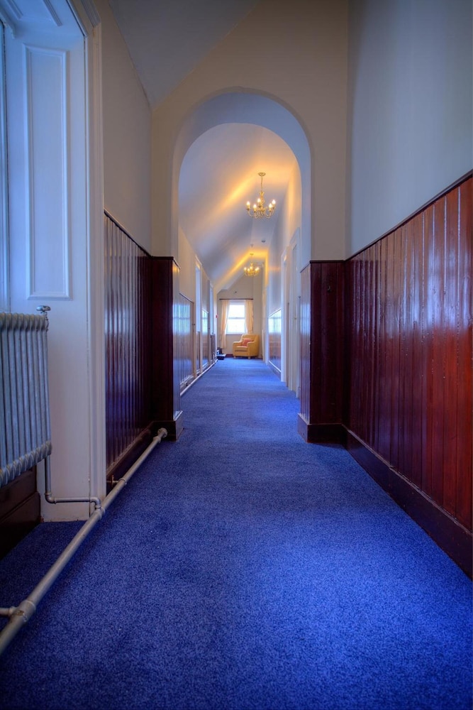The Lucan Spa Hotel 57/65