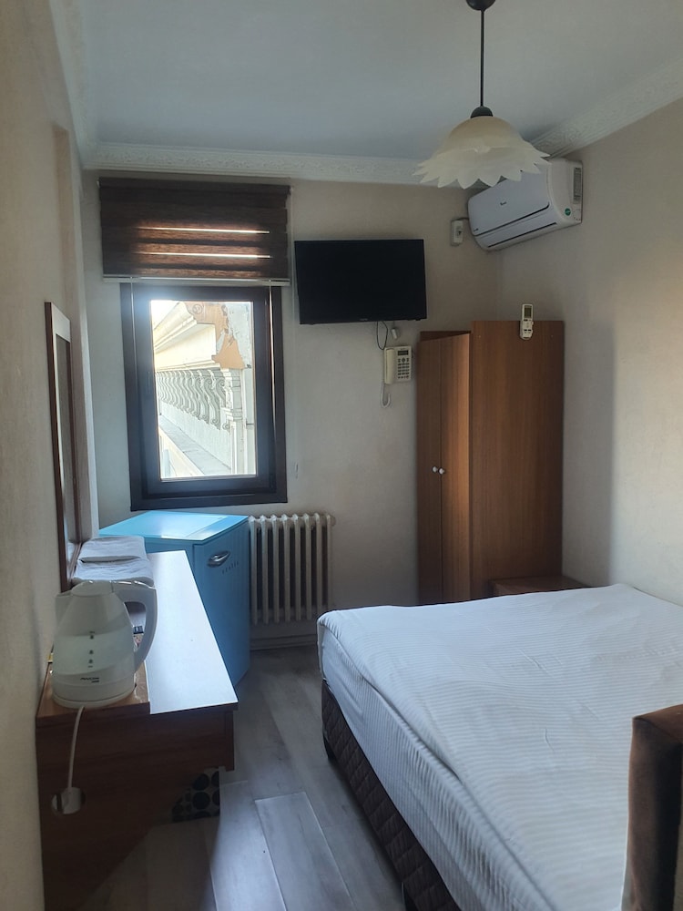 Biter Hotel 14/44