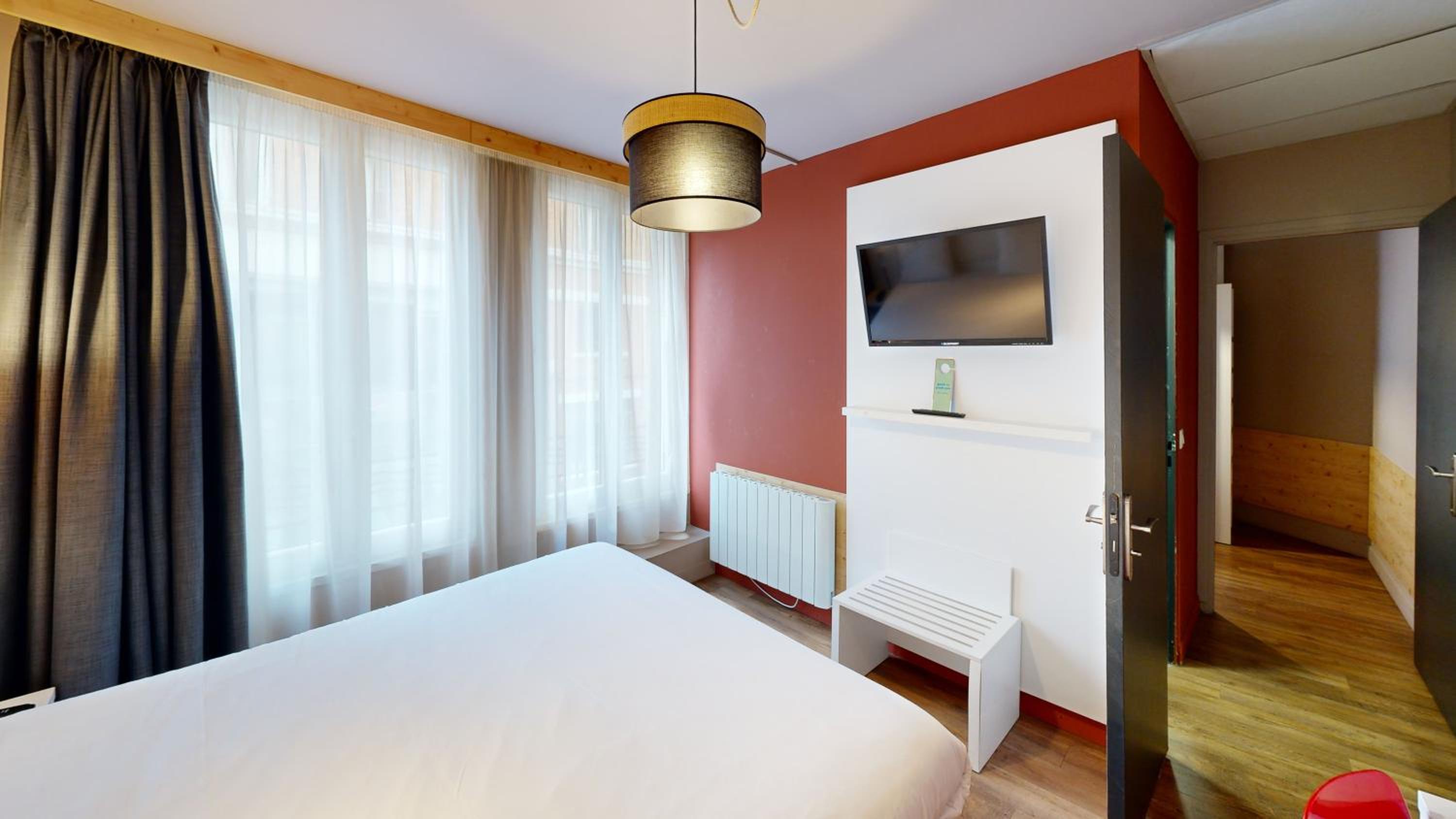 Family, Double and Twin Beds, No Elevator