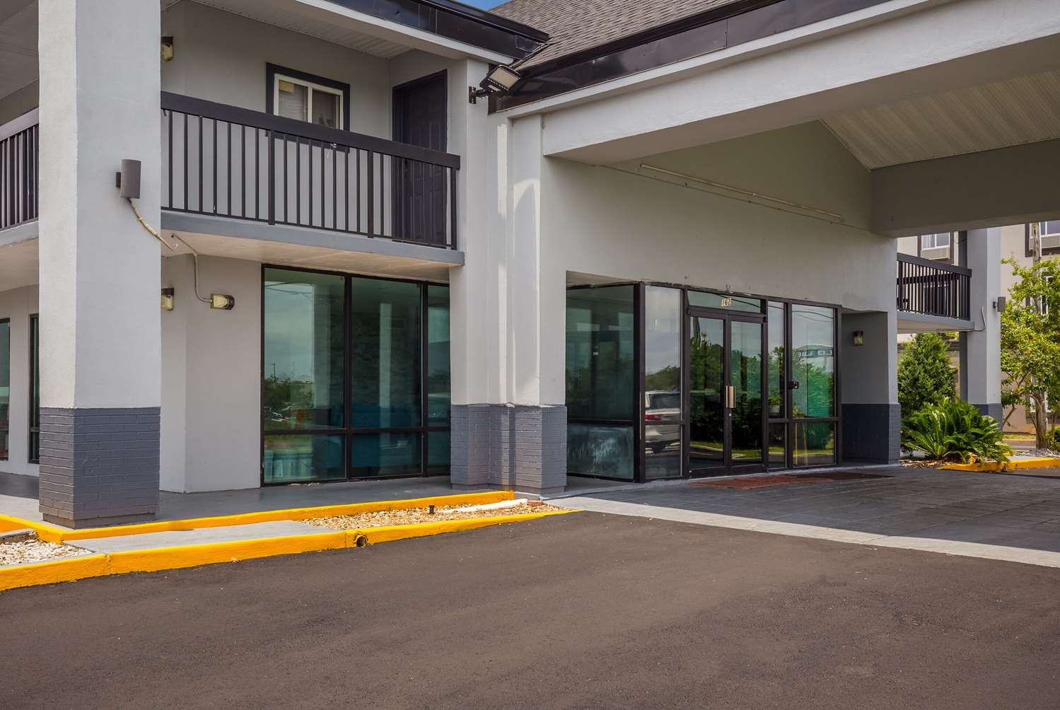 Econo Lodge Mobile, AL 16/22
