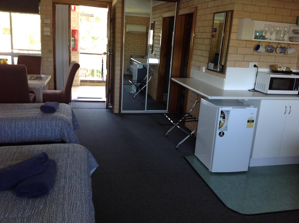 Avlon Gardens Motel And Holiday Houses 32/50