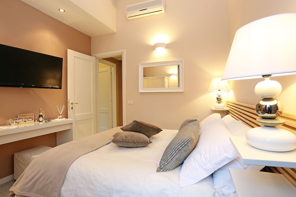 Liberty Rome Suites 36/68