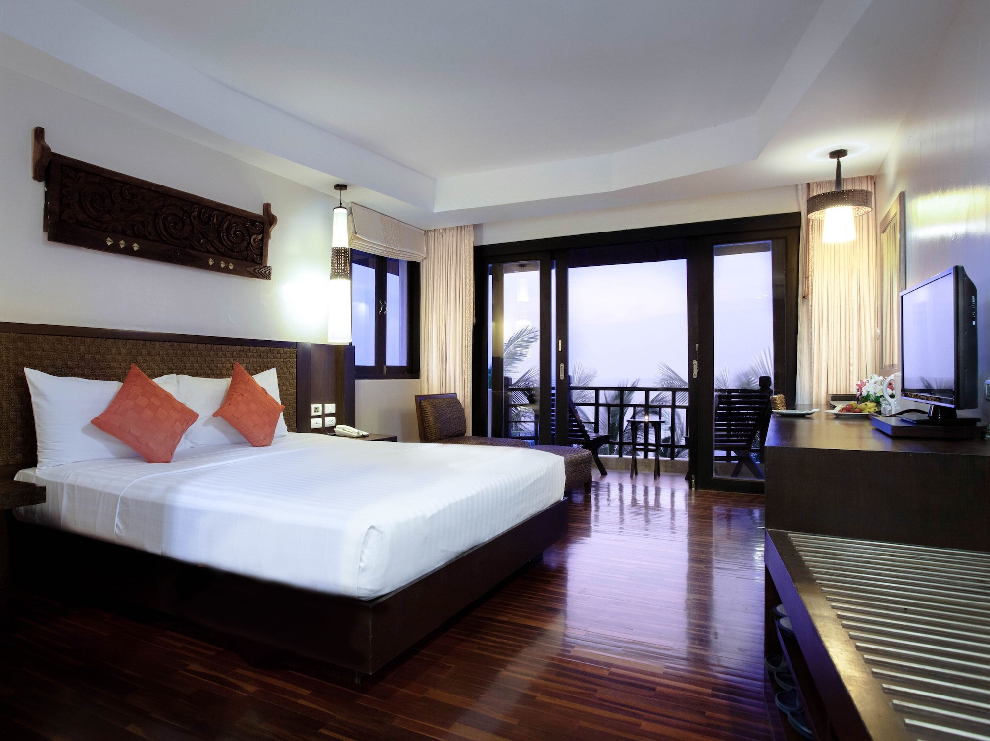 DELUXE ROOM