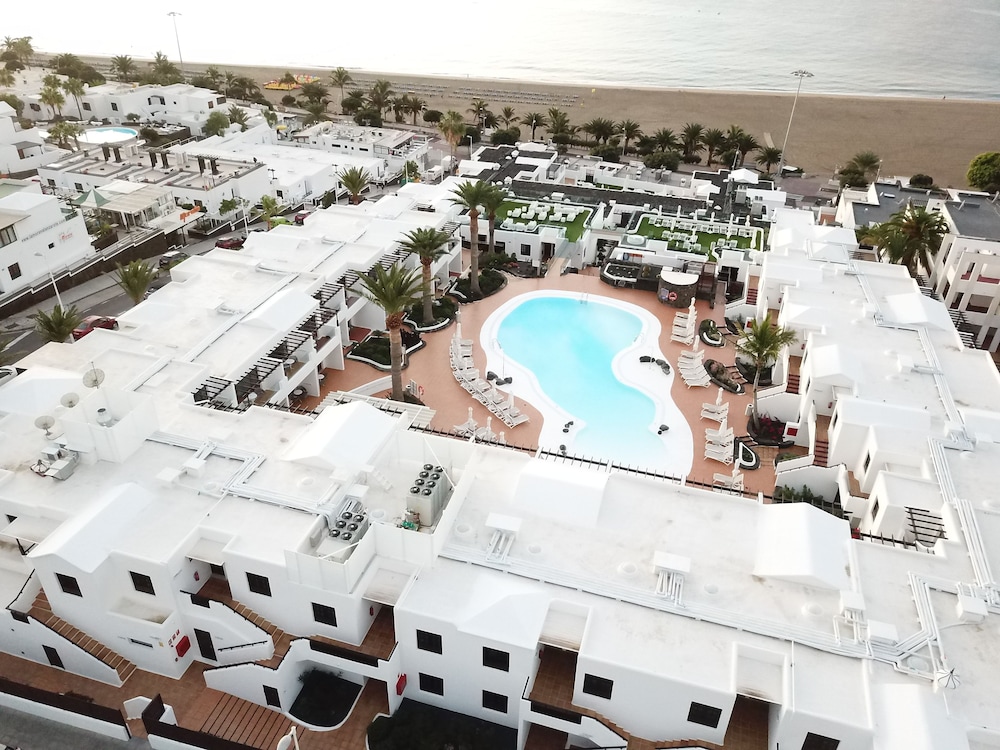 R2 Bahia Kontiki Beach Aparthotel 4/60