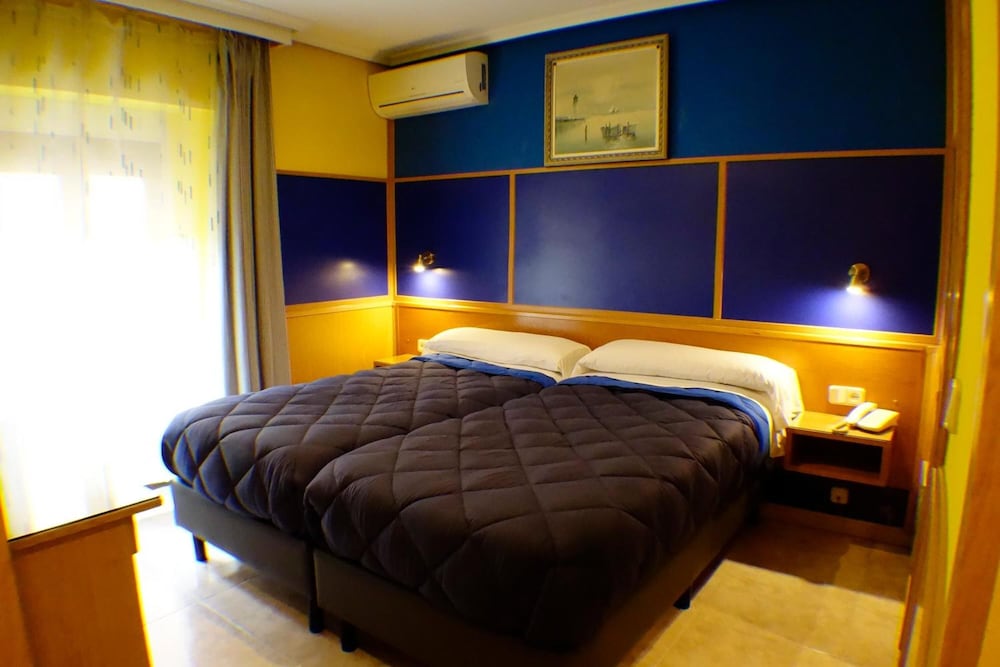 Tripolis Toledo Hostal 14/44