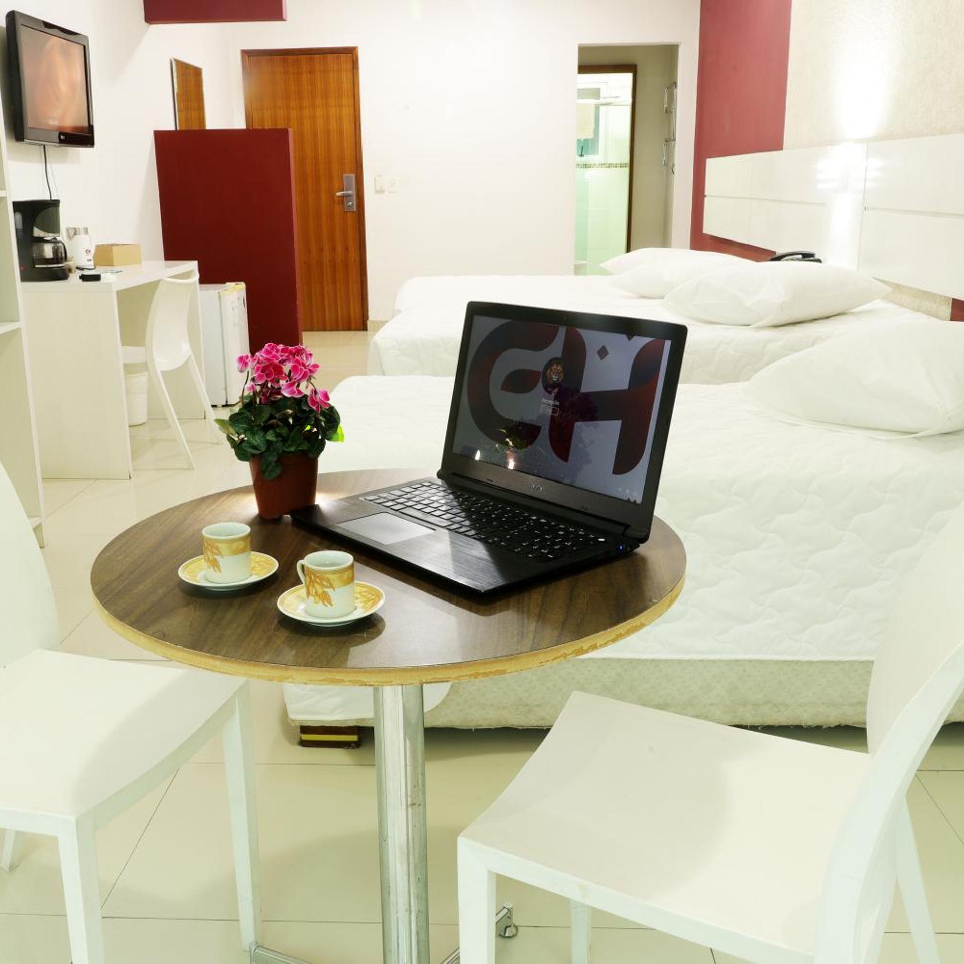 HOTEL EMIRATES 39/52