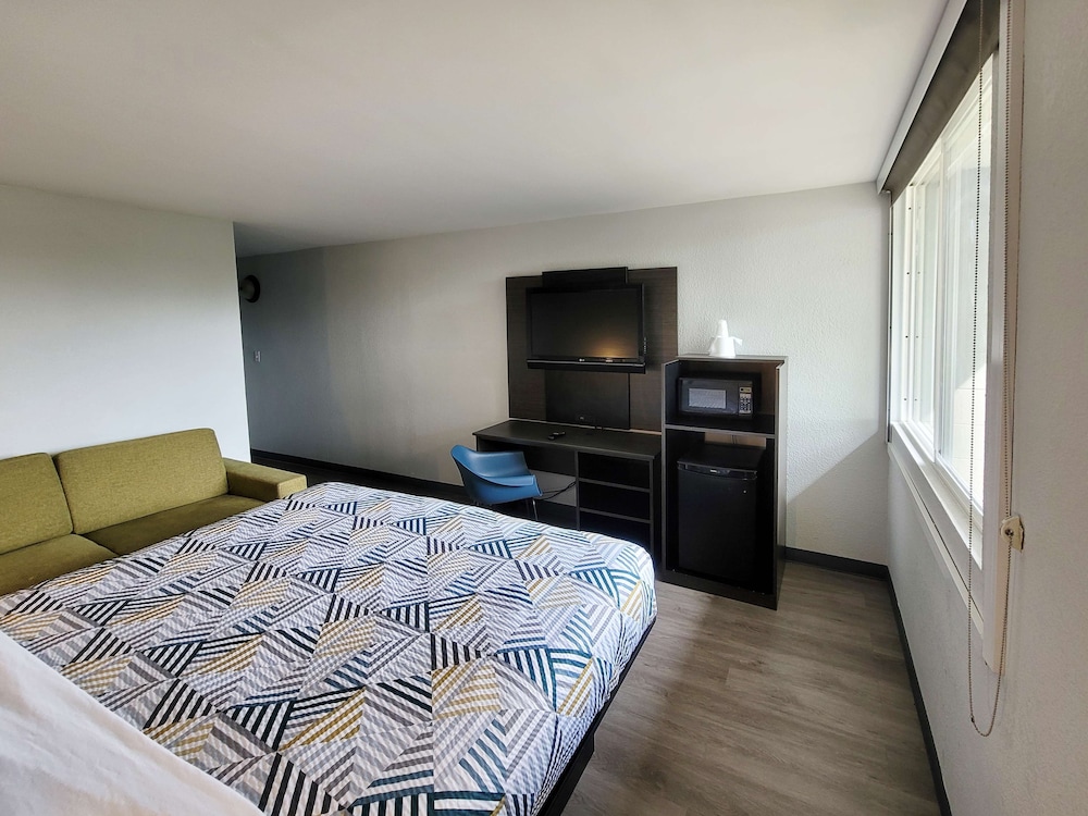 Motel6 Jackson, TN 36/54