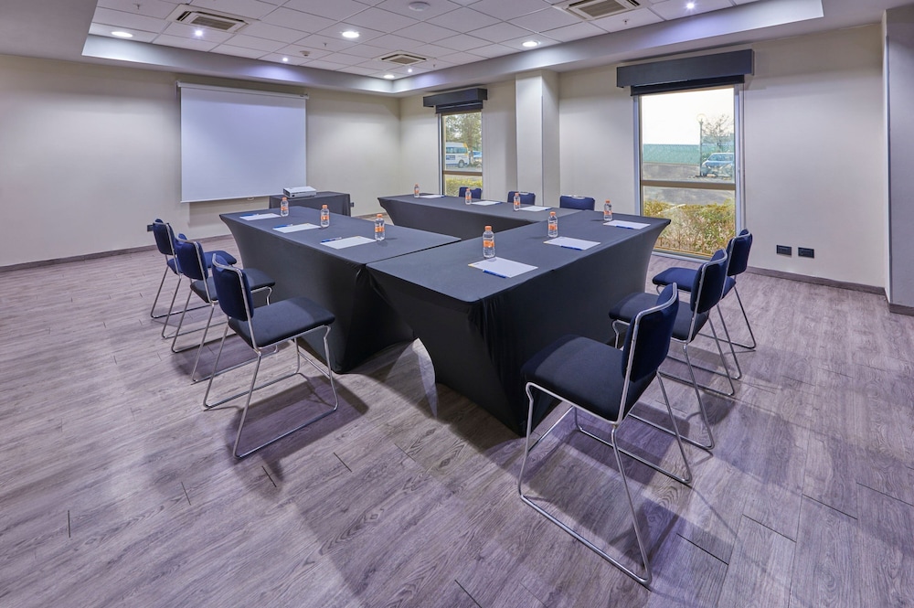 City Express by Marriott San Luis Potosi Zona Universitaria 33/43