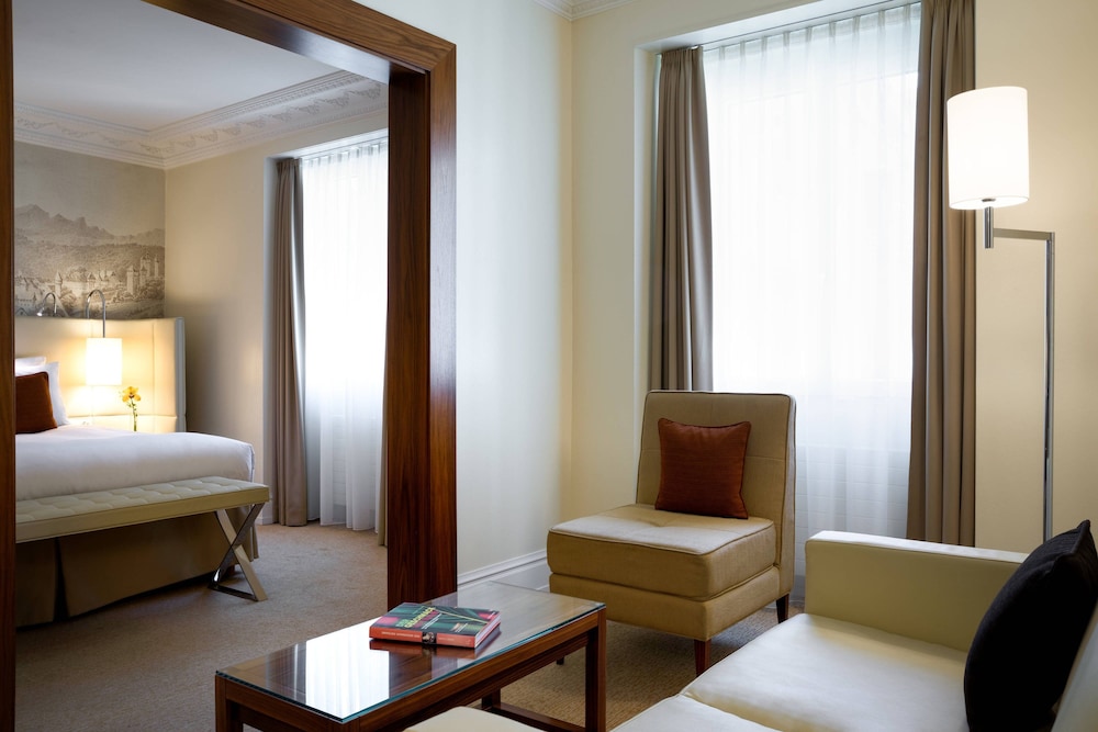 Renaissance Lucerne Hotel 13/43