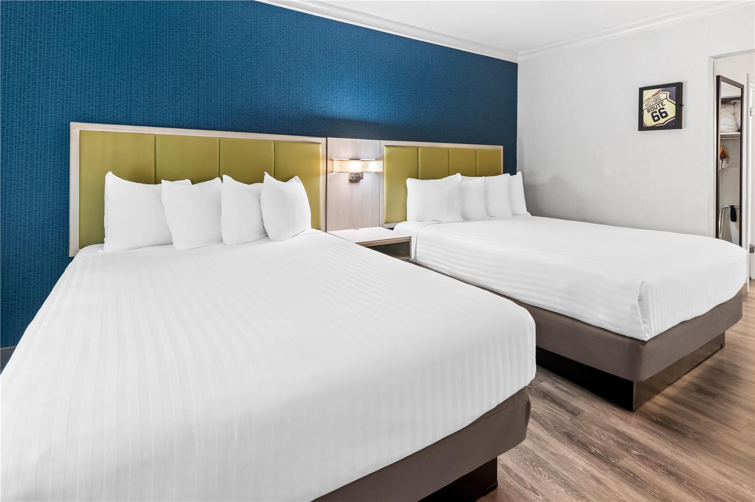 Court, 2 Queen Beds