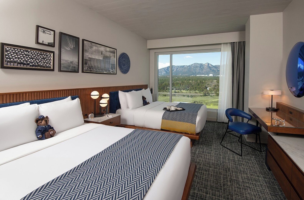 ROOM, 2 QUEEN BEDS, MOUNTAIN VIEW