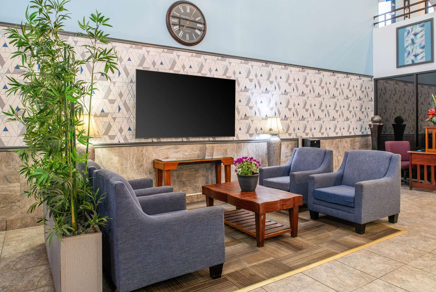 Days Inn & Suites By Wyndham Artesia 24/37