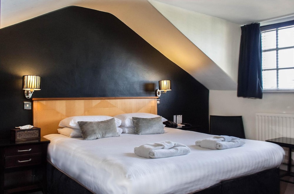 The Studley Hotel 6/50