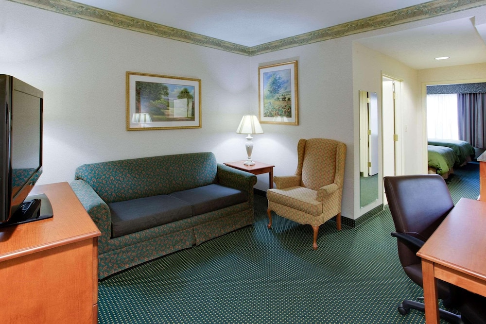 Country Inn & Suites by Radisson, Brockton (Boston), MA 21/27