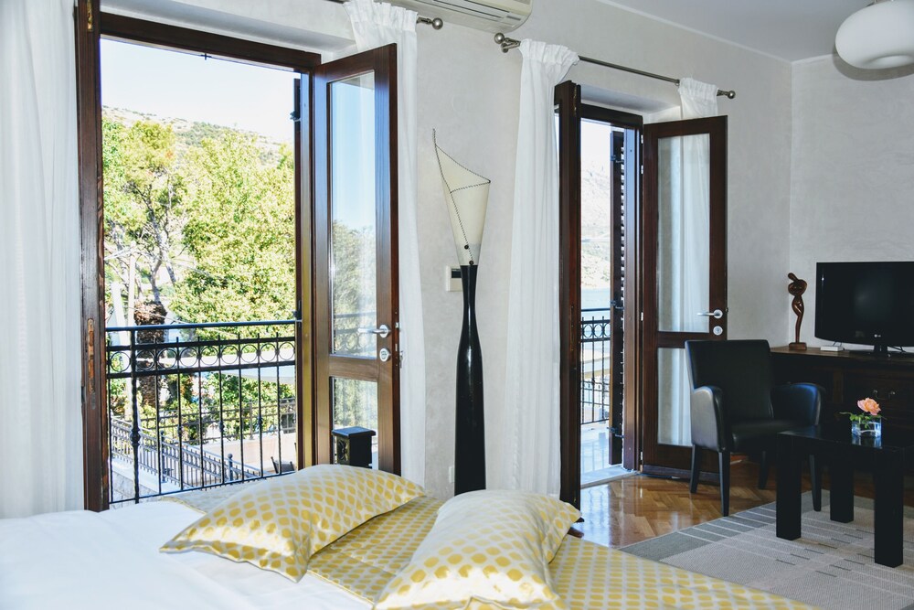 Villa Franica 16/50