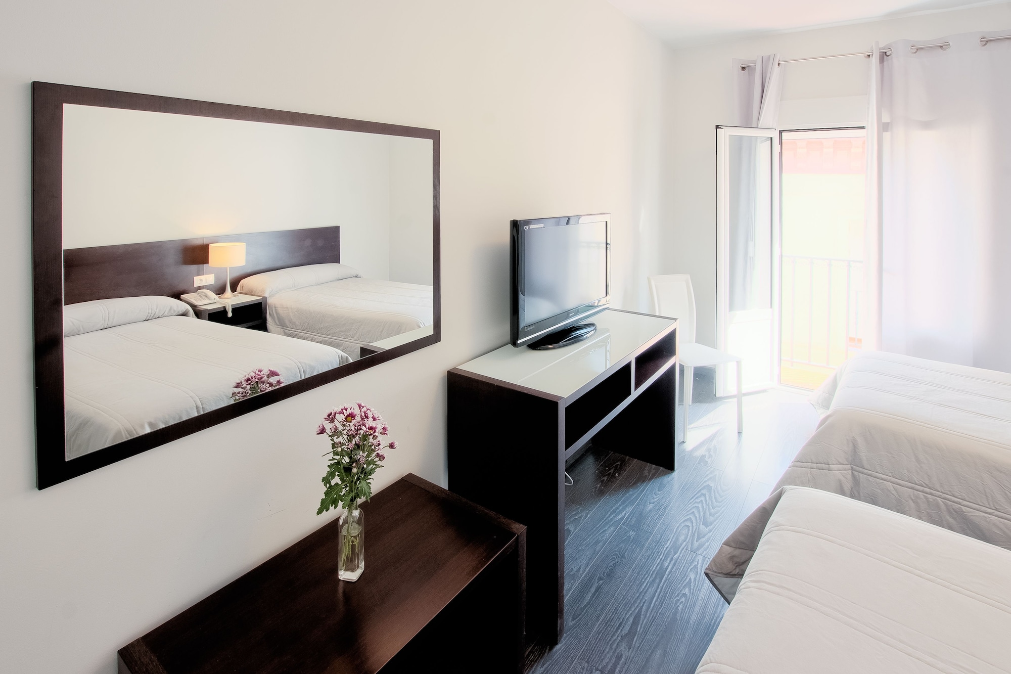 ROOM, TRIPLE