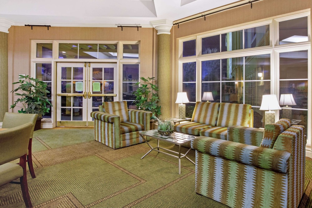 La Quinta Inn Suites Winston Salem 45/64