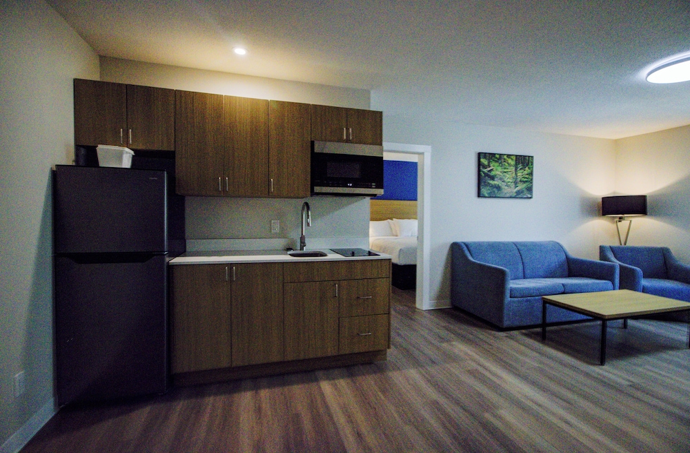 Baymont by Wyndham Gold River 44/60