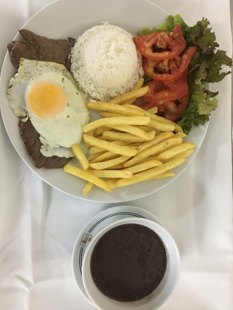 Hotel Embaixador 35/76