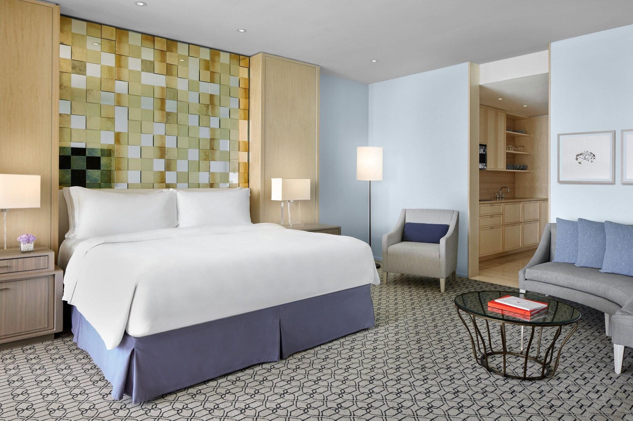 Room, King Bed, Ocean Front