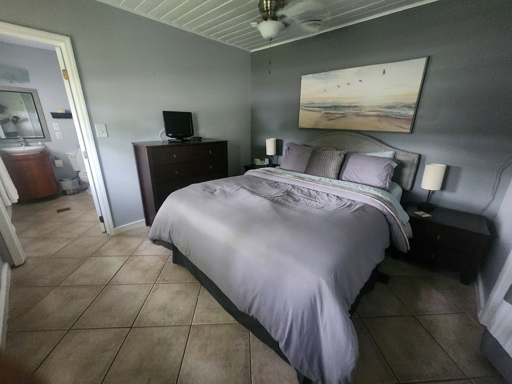 Paradise Cove at Lemon Bay 15/71