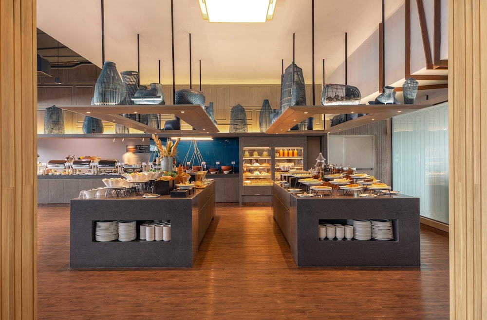 restaurant cafeteria