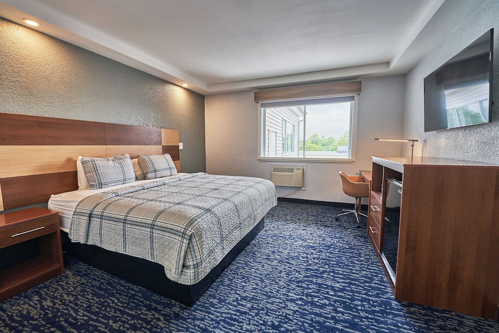 Hyannis Plaza Hotel 14/63