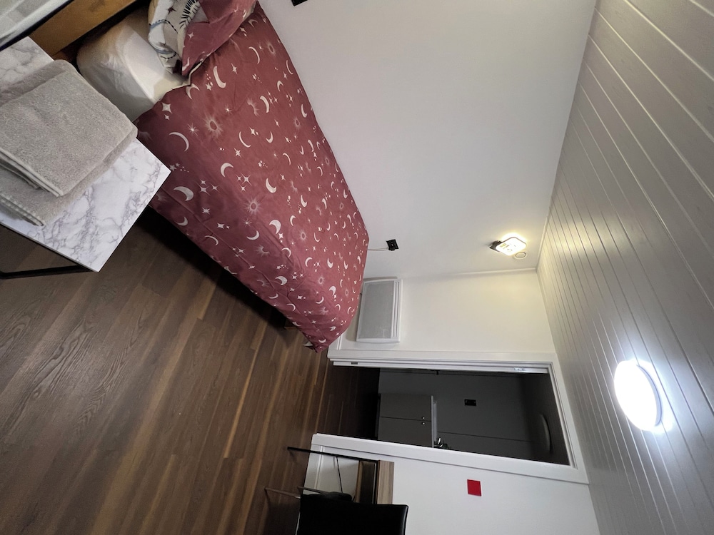 OYO Welsh Holiday Accommodation - Modern Stay 12/32