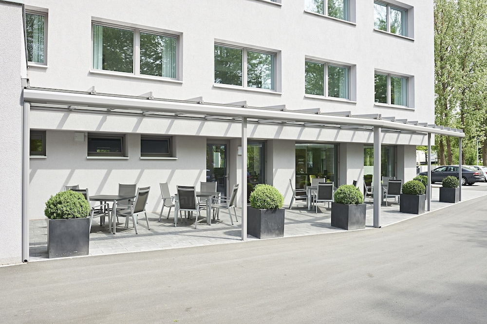 numberOne Hotel 4/44