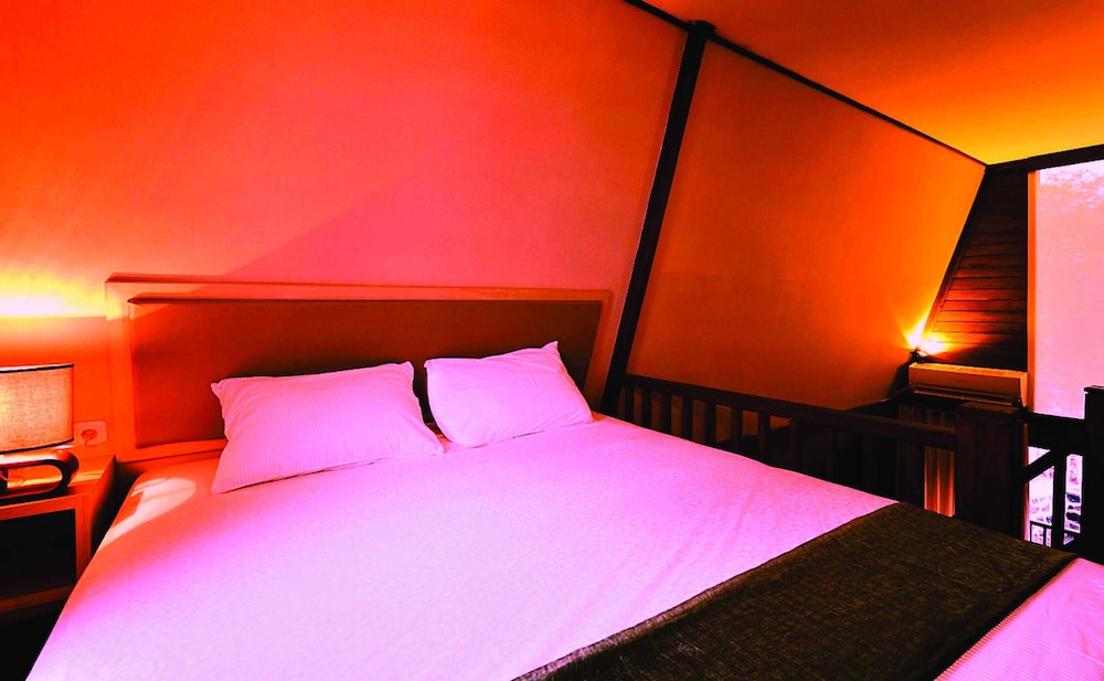 Seaview Cottage Cirebon Waterland 9/23