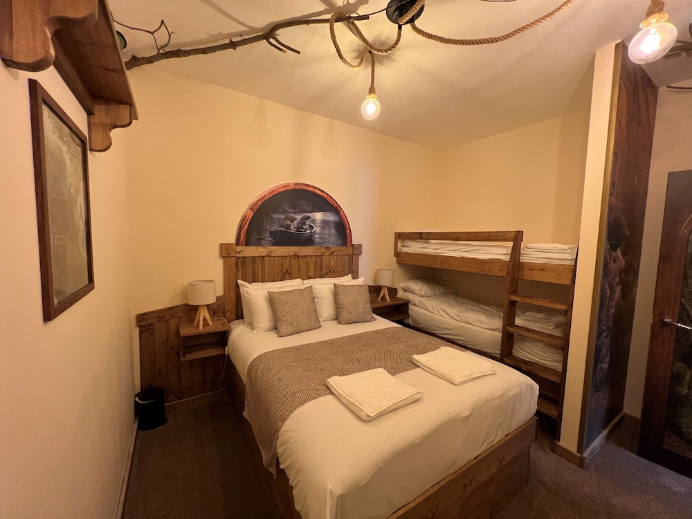 Gullivers Resort Matlock Bath 17/49