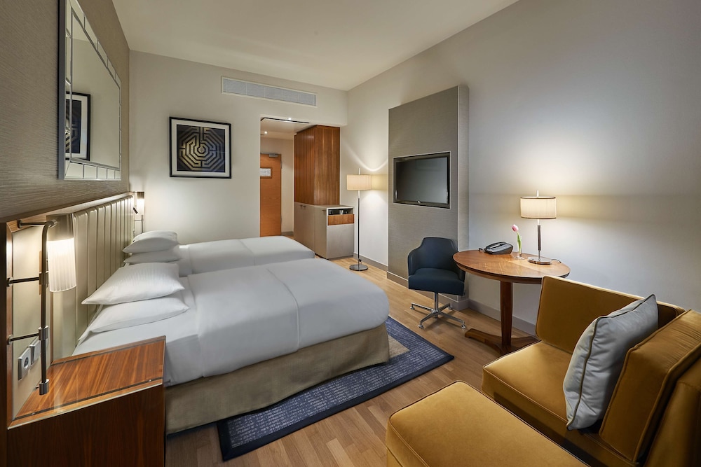 Hilton Cologne Hotel 7/74