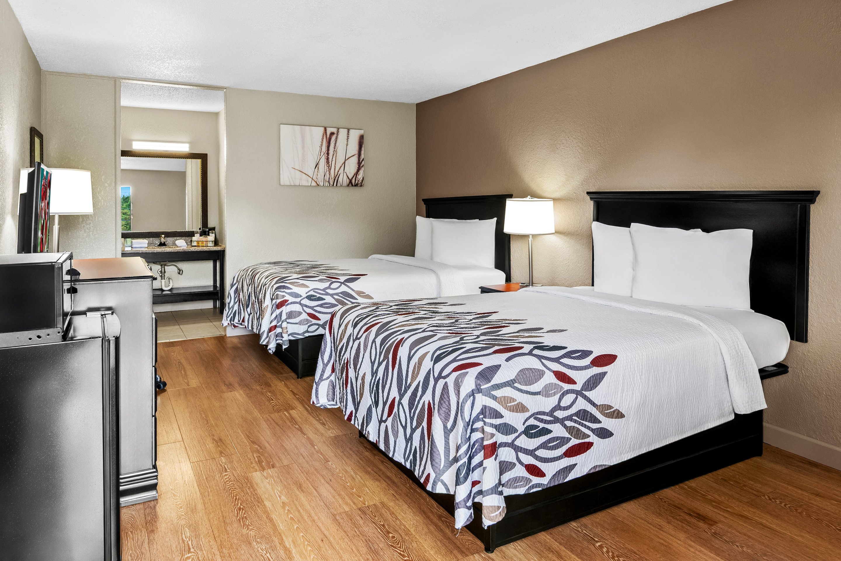 DELUXE, 2 DOUBLE BEDS, ACCESSIBLE