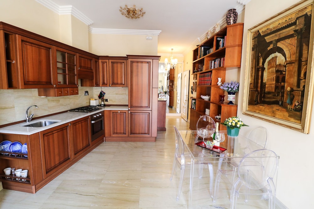Rome King Suite 11/69