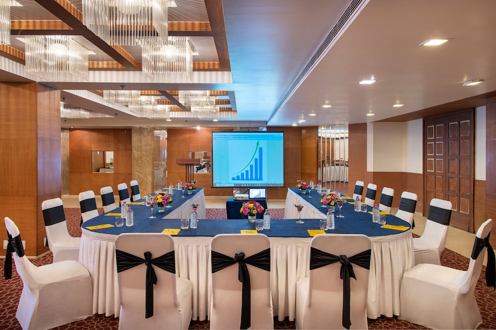 BloomSuites Ahmedabad 28/37