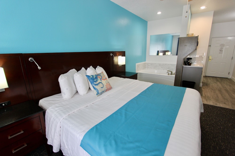 Hotel Pensacola 18/65