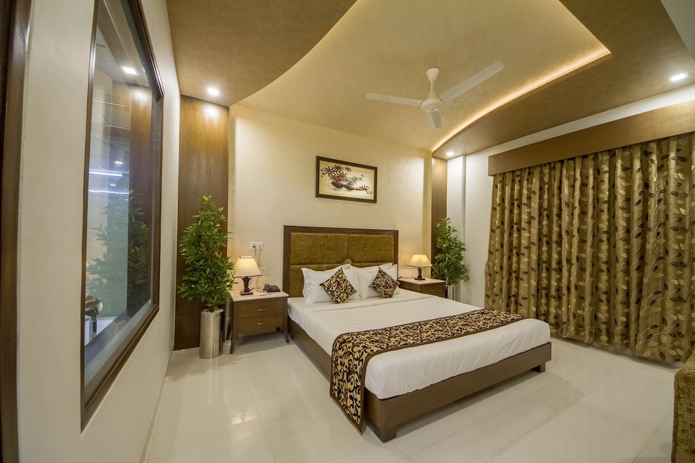 THE GRAND VINAYAK HOTEL 7/16