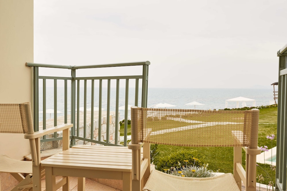 GRAND BAY BEACH RESORT KOLYMBARI 10/72