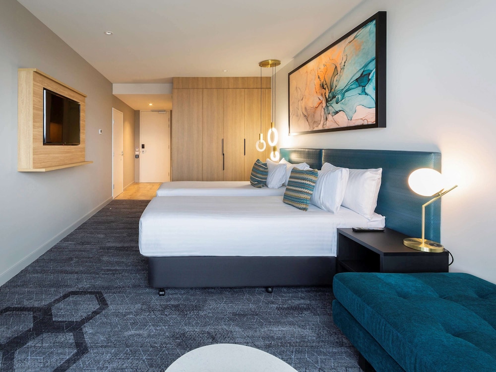 Mercure Canberra Belconnen 28/69