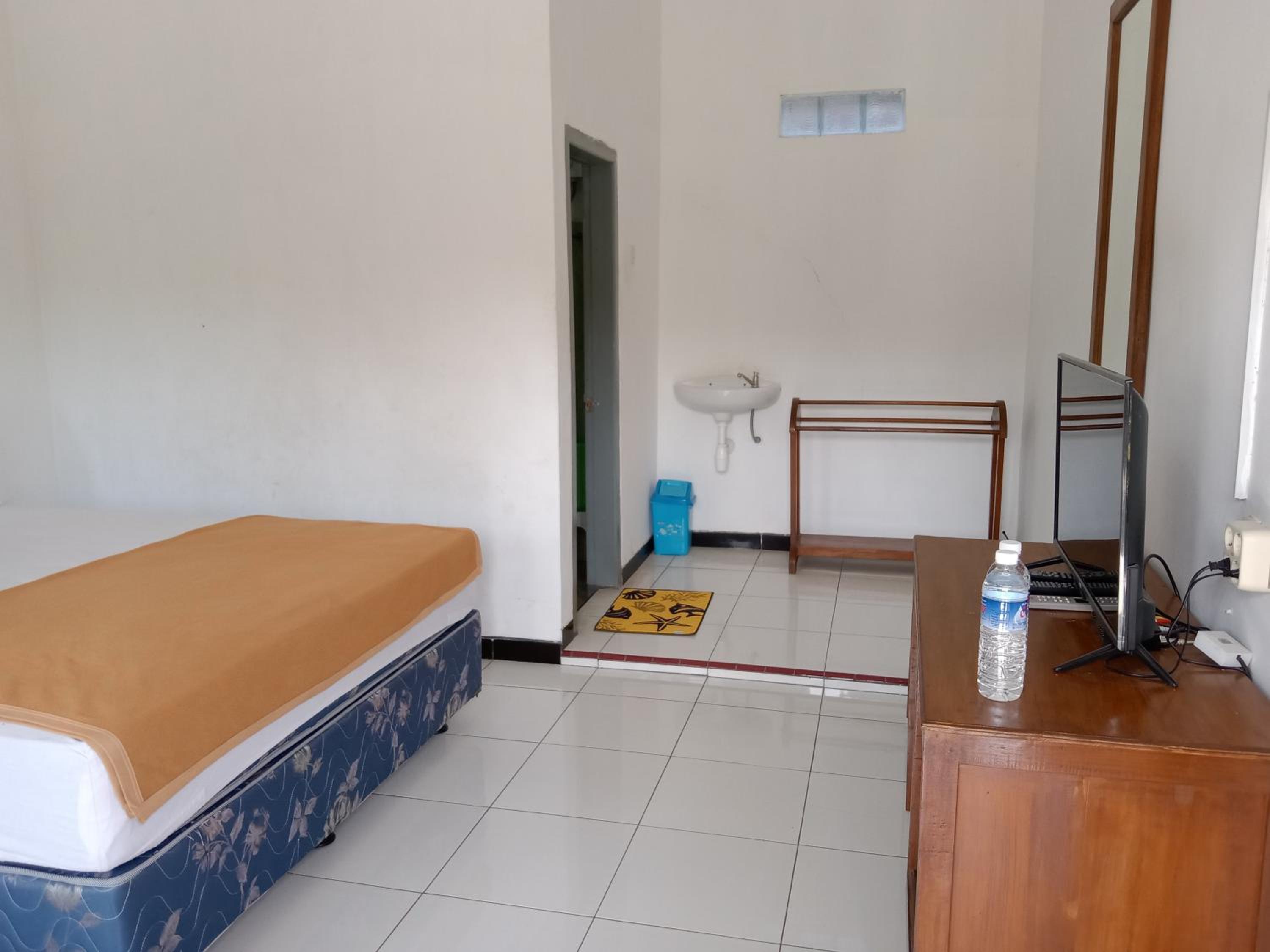 OYO 1999 Hotel Tentrem Syariah 13/33