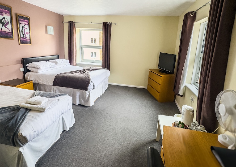 The Oakland Hotel 17/50