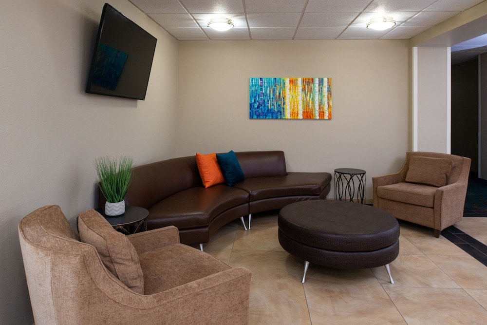CANDLEWOOD SUITES OLATHE 39/56