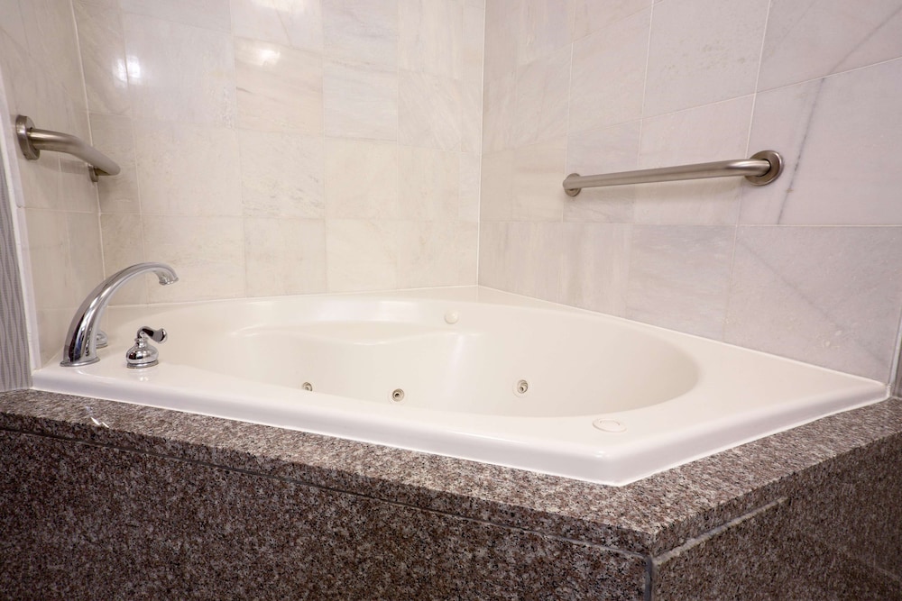 Drury Inn and Suites Columbus Grove City 49/50