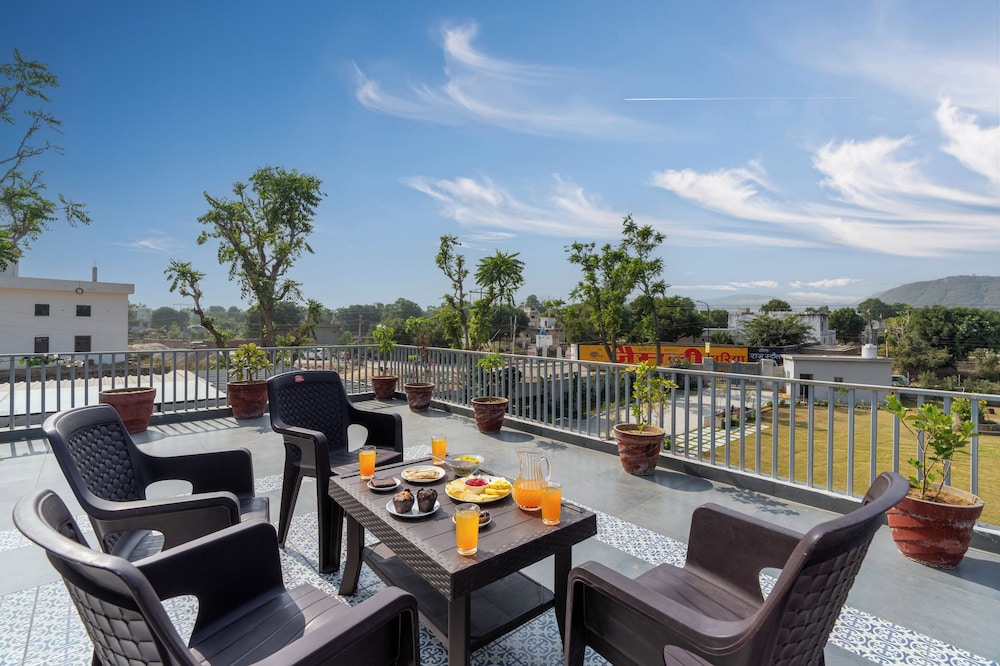 ELIVAAS Jamun Farm 2 BHK Villa with Pool 40/52