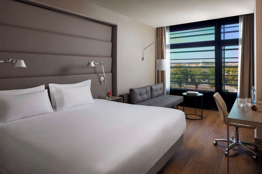 Nh Sevilla Plaza De Armas Hotel 13/50