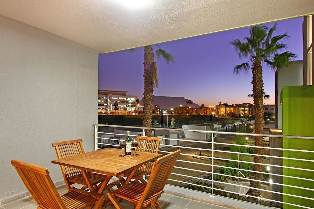 Ashton Park Luxury Apartment 6/13