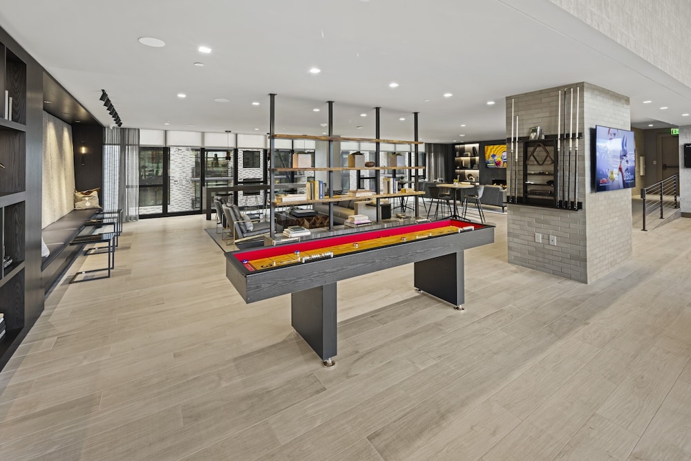 Global Luxury Suites at Capitol Hill 25/49