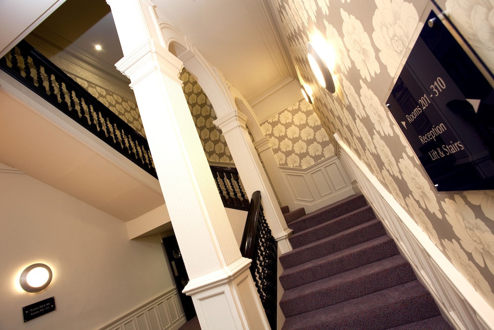 Heywood House Hotel 41/45