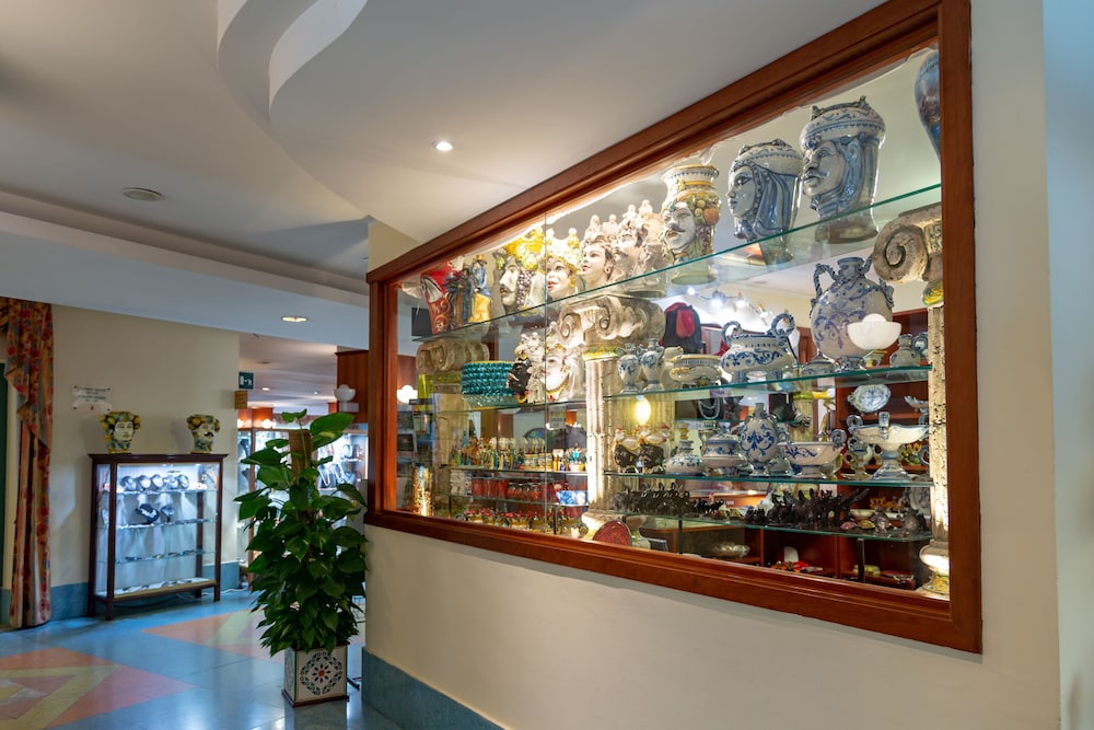 Lobby at Hotel Caesar Palace, GIARDINI NAXOS